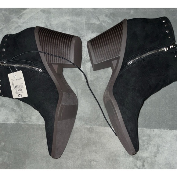 a.n.a Womens Darlin Stacked Heel Booties - Picture 2 of 9